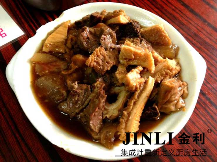 集成灶價格的高低區別,更多體現在其產品質量和服務上