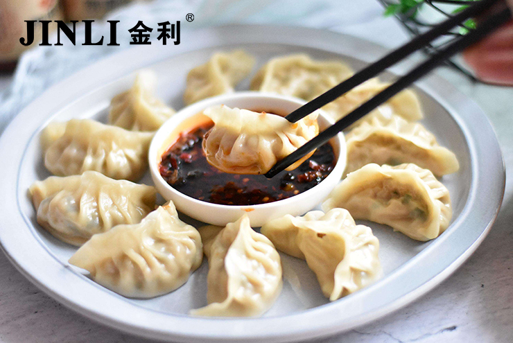 廚房是個(gè)干凈整潔的地方，那我們應(yīng)該如何正確選擇集成灶呢？