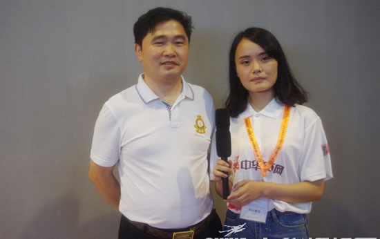金利集成灶董事長(zhǎng)接受中華櫥柜網(wǎng)的采訪講述養(yǎng)商的重點(diǎn)